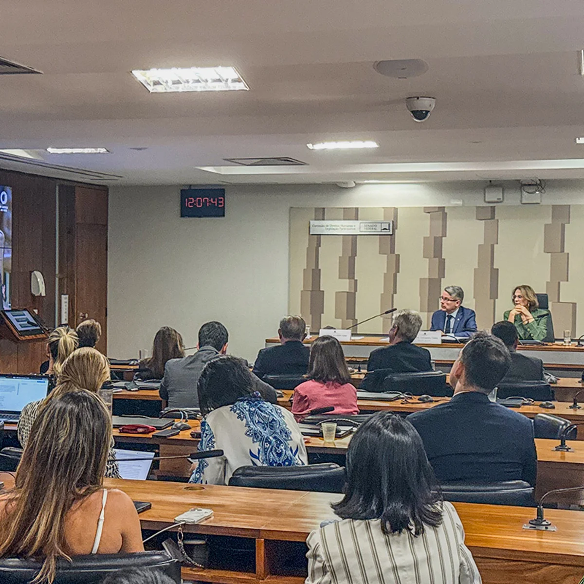 Oposição no Senado acompanha julgamento no STF em torcida contra Moraes