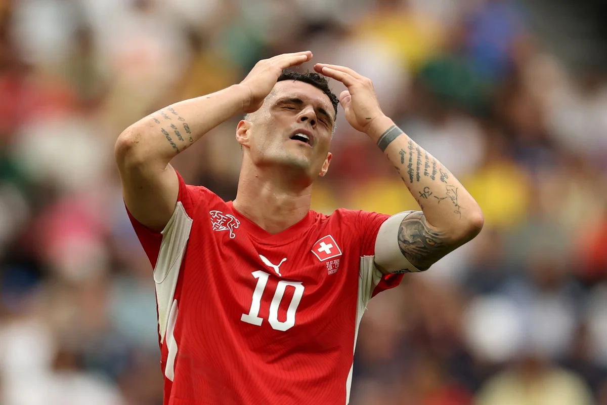 Foto colorida de Granit Xhaka, da Suíça - Metrópoles