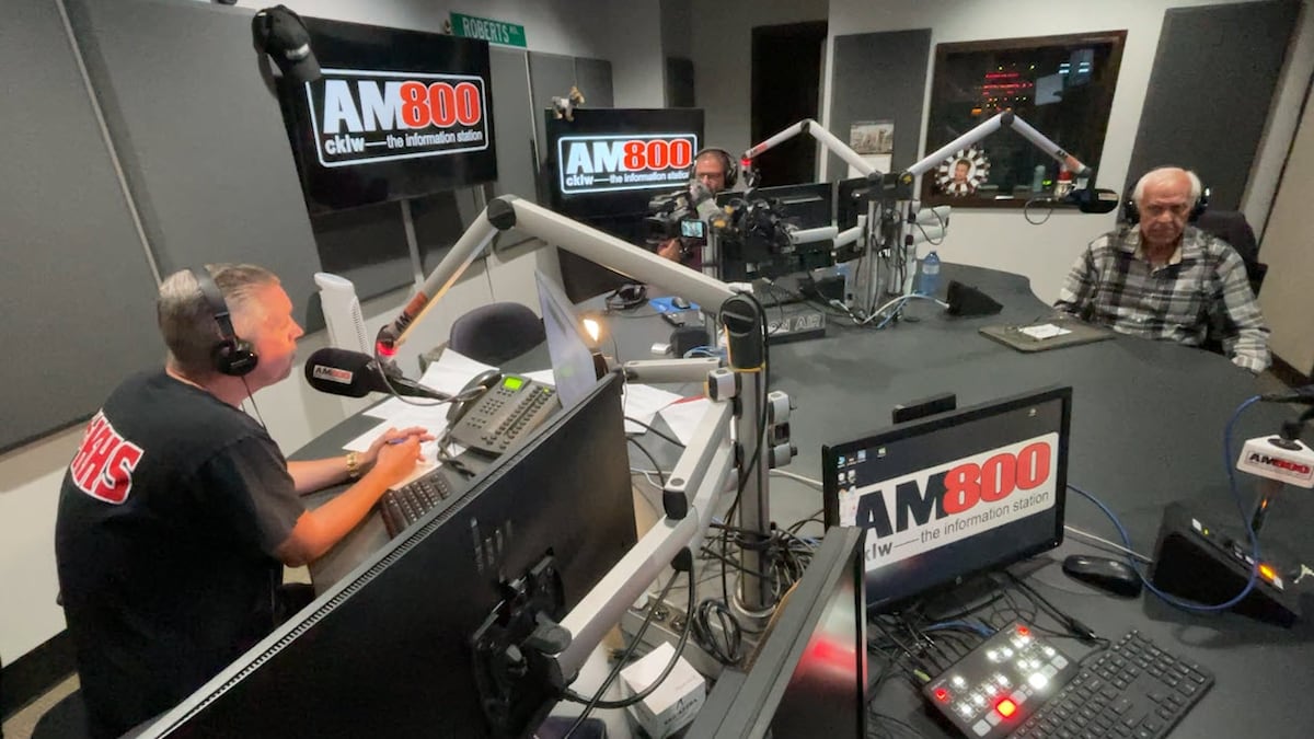 Policing, parking, and paying: Amherstburg mayoral candidates debate on AM800 CKLW