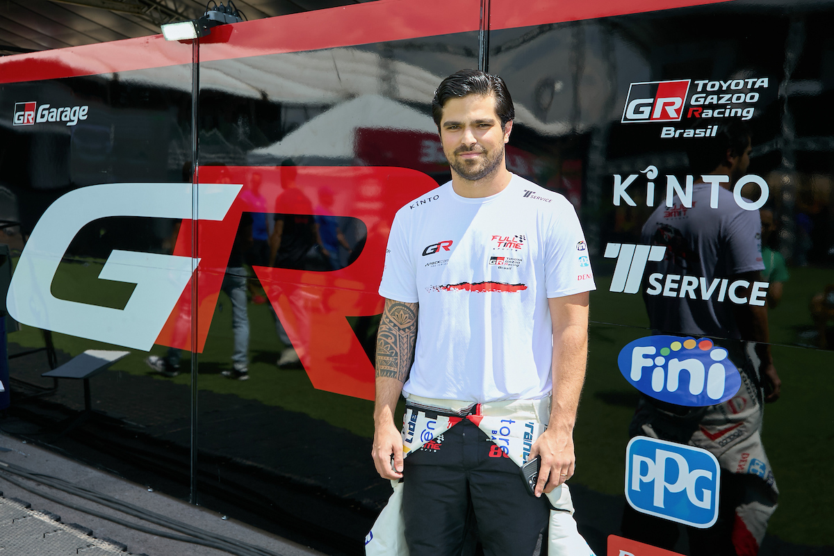 Animado, Camarote Metrópoles curte Stock Car, Fórmula 4 e Turismo Nacional