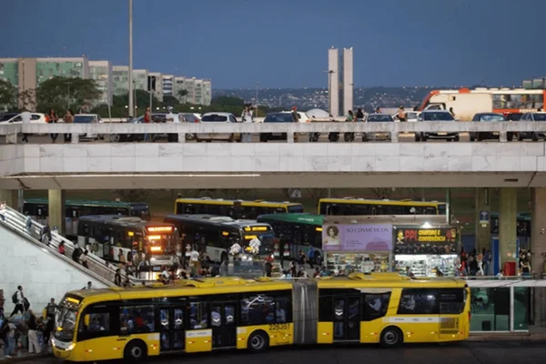 TRT manda sindicato cumprir 80% dos serviços de ônibus em horários de pico