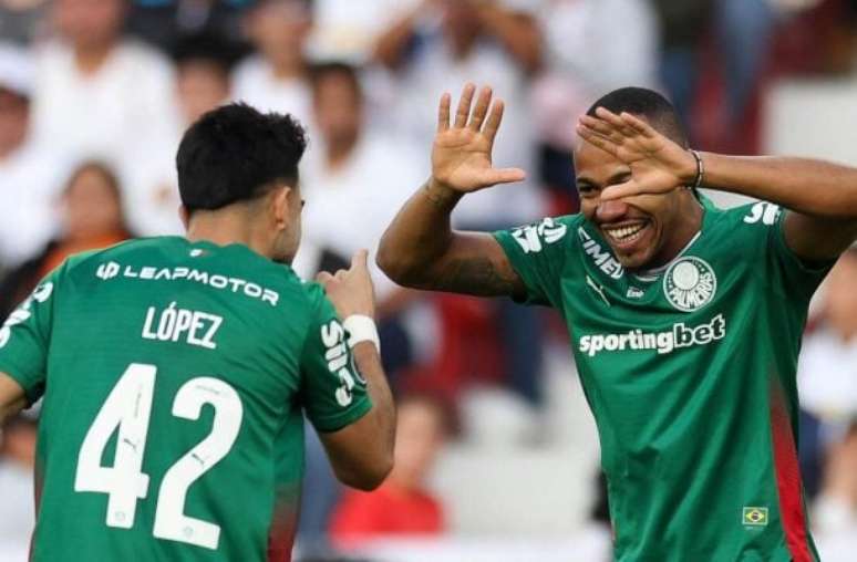 Carlos Miguel brilha, Palmeiras supera a LDU nos pênaltis e está na semi
