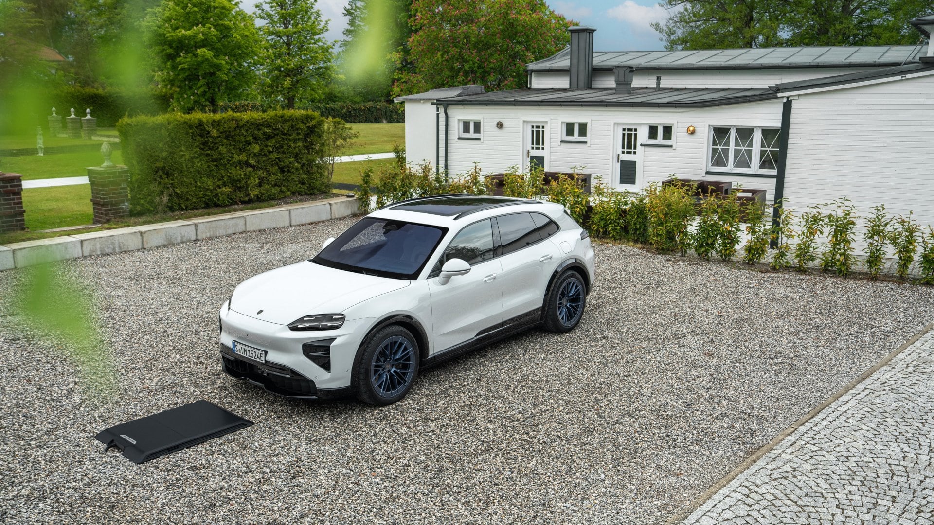 Porsche Wireless Charging allows the Cayenne Electric to be charged without connecting a cable. Picture: (Porsche)