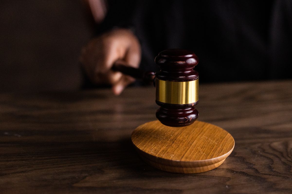 Escultura budista comprada por R$ 400 é vendida em leilão por R$ 10 milhões