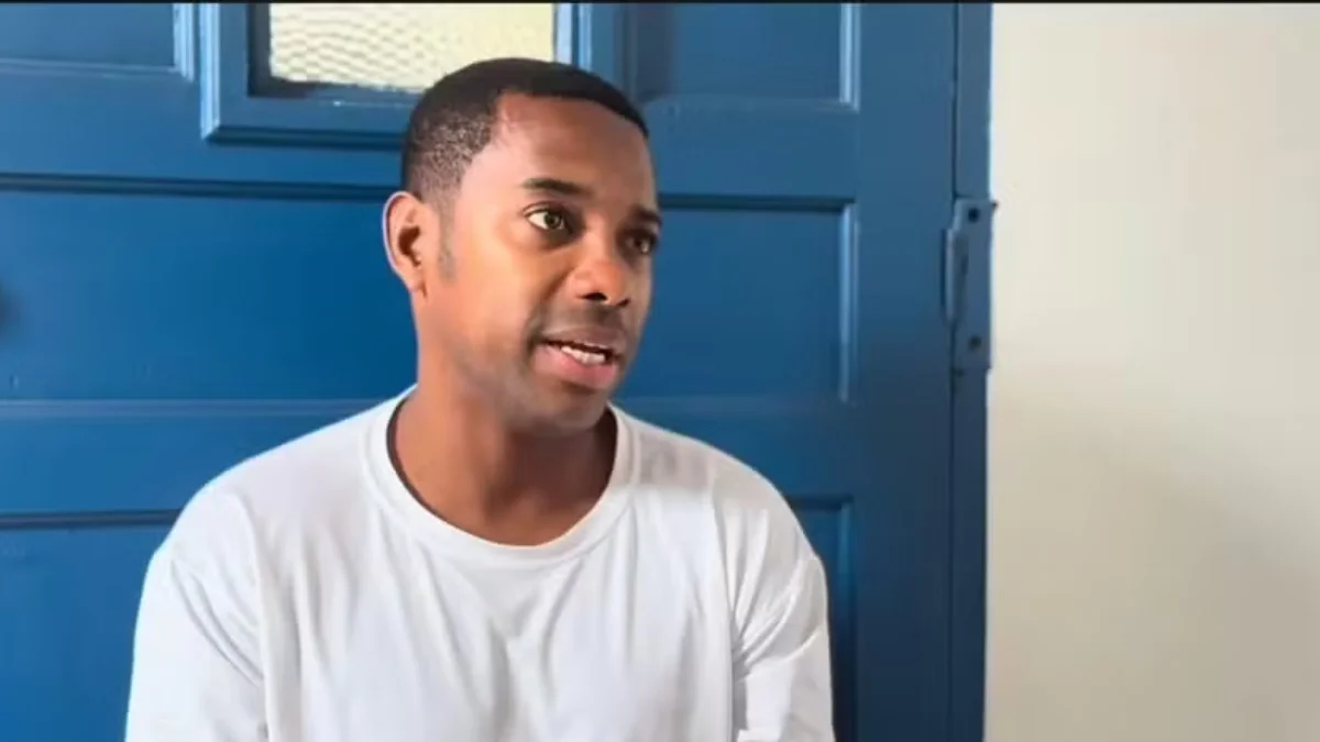 Justiça diminui pena de Robinho em 72 dias após trabalhos e estudos