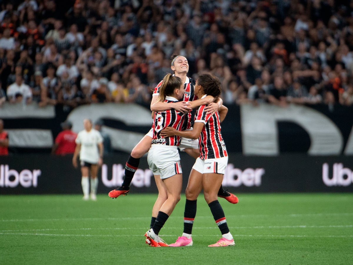 Corinthians sai na frente, mas São Paulo busca virada na 1ª final do Brasileiro feminino