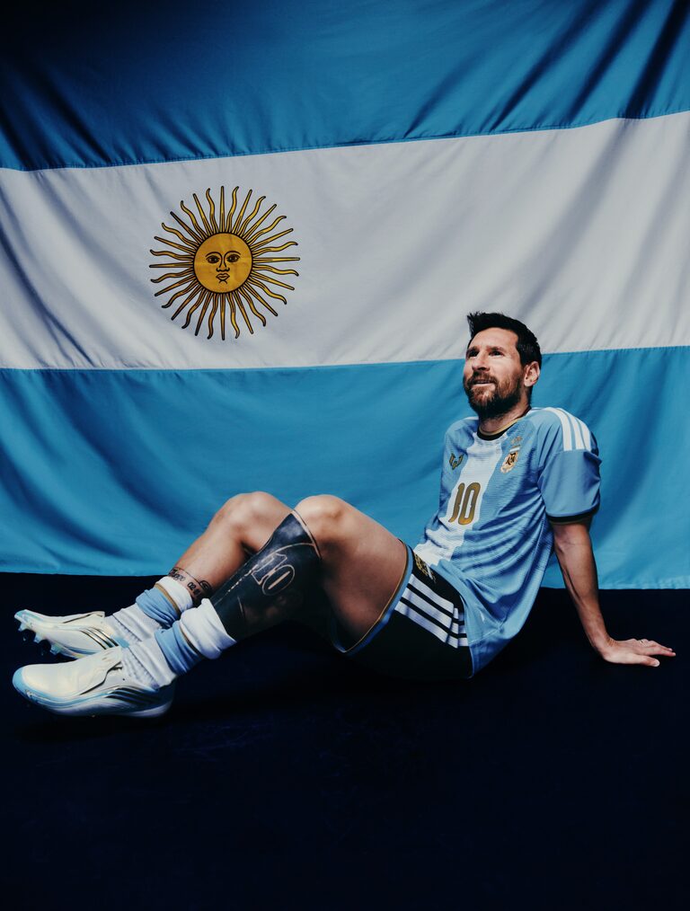 Adidas lança camisa especial da Argentina para a despedida de Messi; veja fotos
