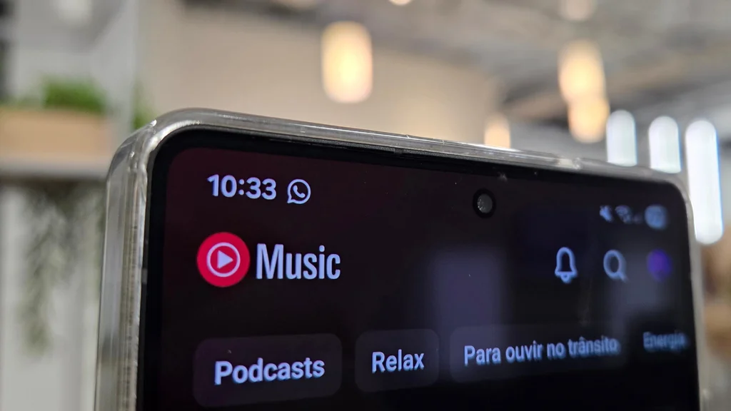 YouTube Music ganha botão fixo de IA para criar playlists e pedir músicas