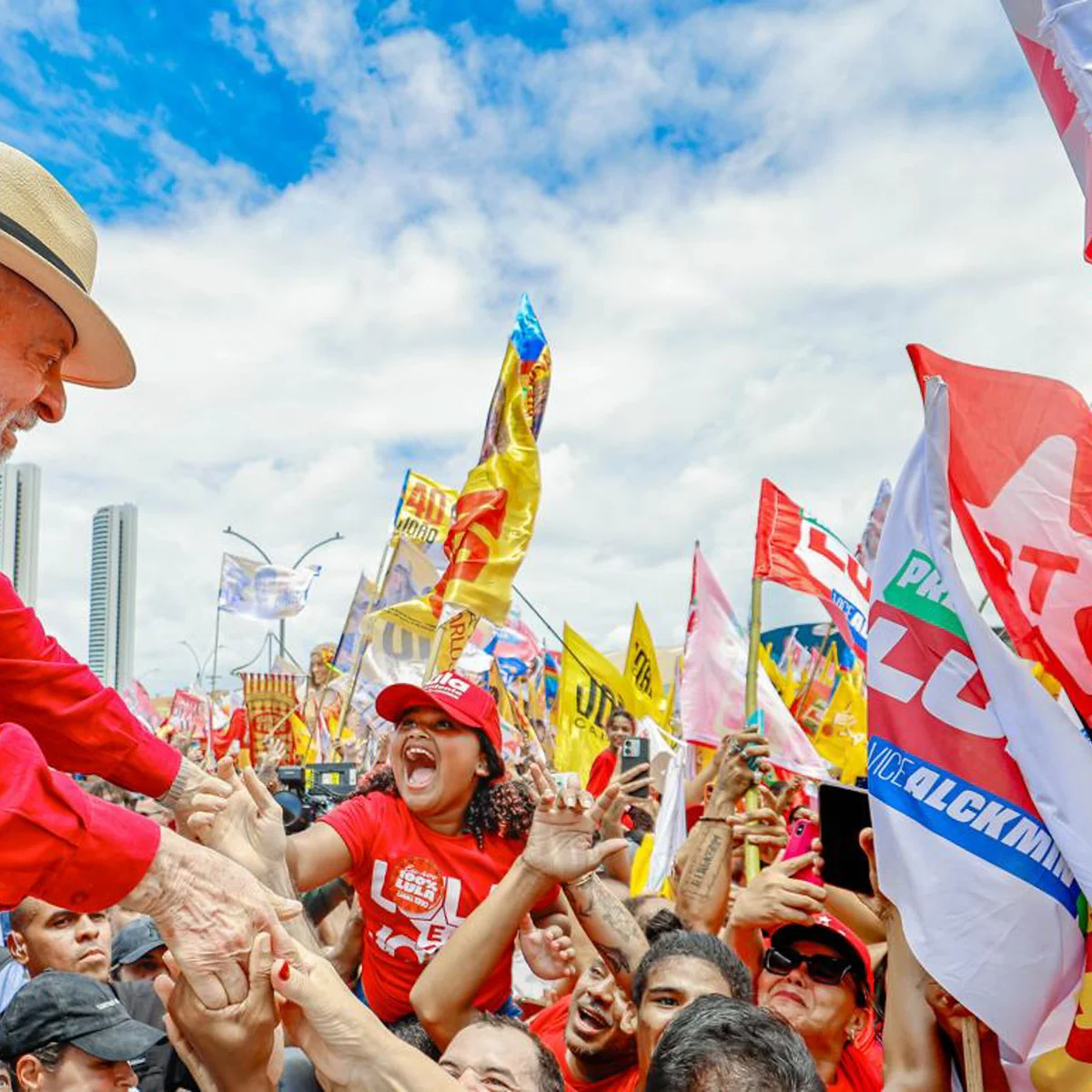 Reta final do 1º turno: Lula faz giro nas regiões e intensifica mobilização