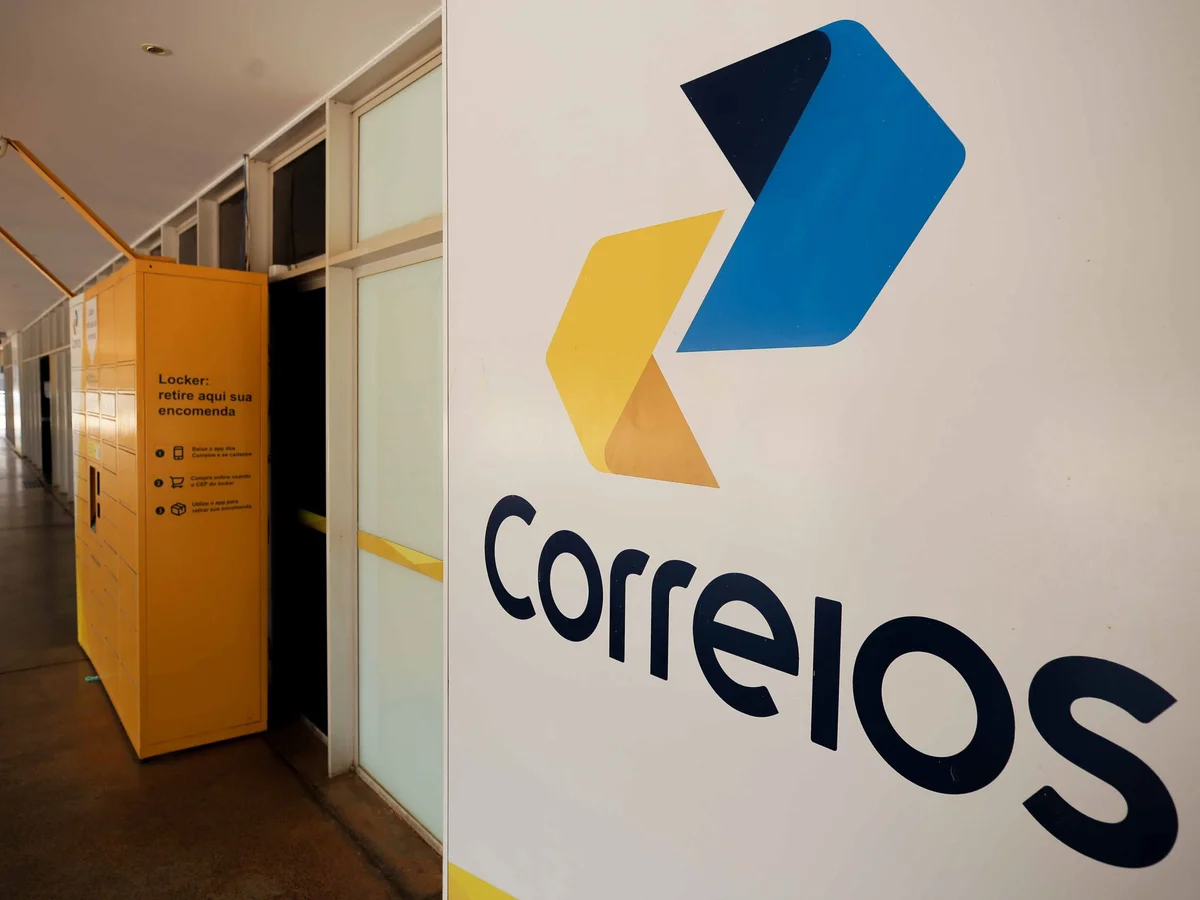 Trabalhadores dos Correios encerram greve após 15 dias de paralisação