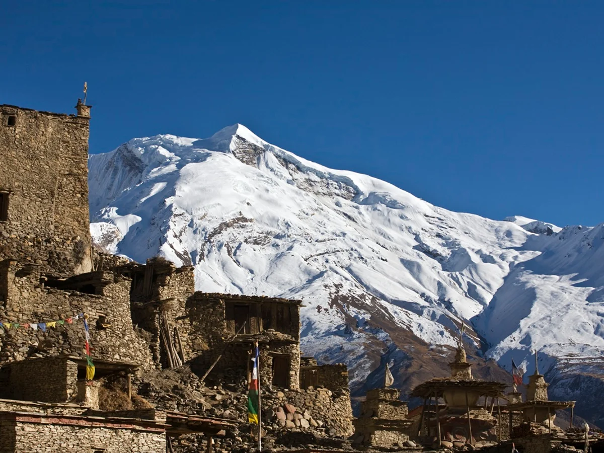 Avalanche no Nepal deixa 10 alpinistas e guias desaparecidos