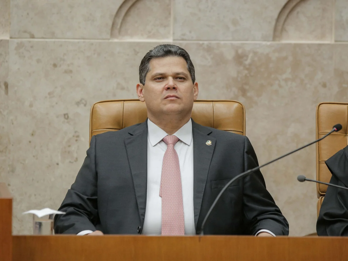De 6x1 a Moraes: Alcolumbre acumula pressões de governo e oposição