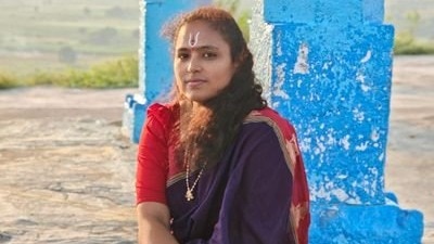 Empresária de Telangana alega que auxiliar do CM a convidou para casa de hóspedes para reunião