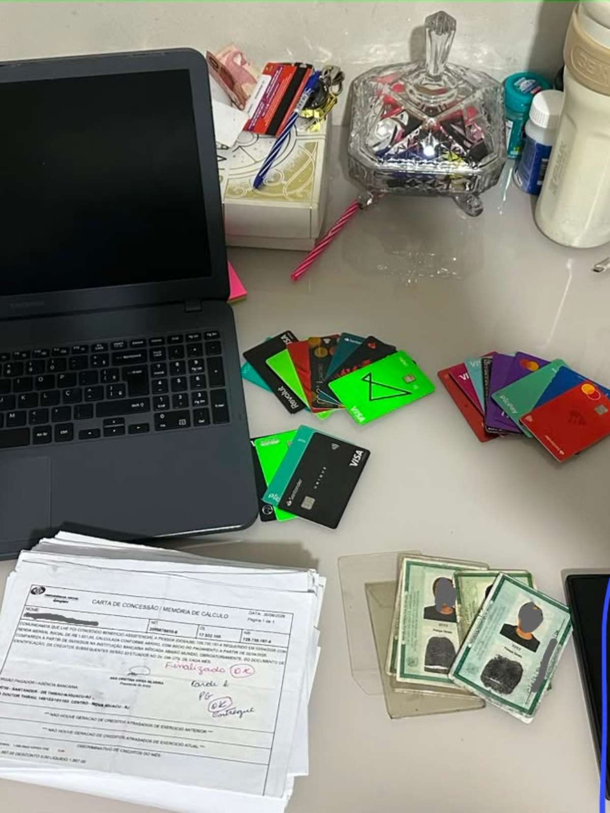 PF prende mulher em operação de combate a fraudes contra a Caixa no Rio