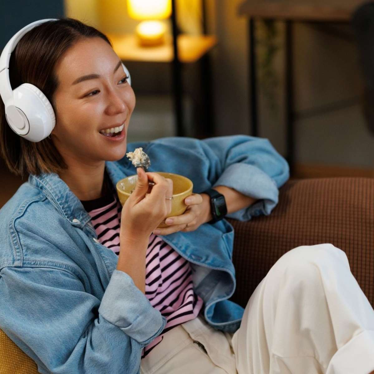 Sua playlist pode influenciar o que você escolhe comer, aponta estudo