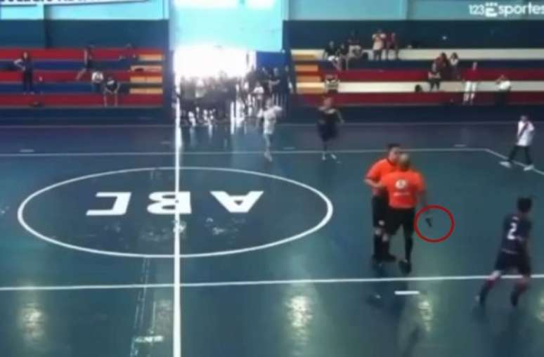 Árbitro saca revólver em jogo infantil no Mato Grosso do Sul