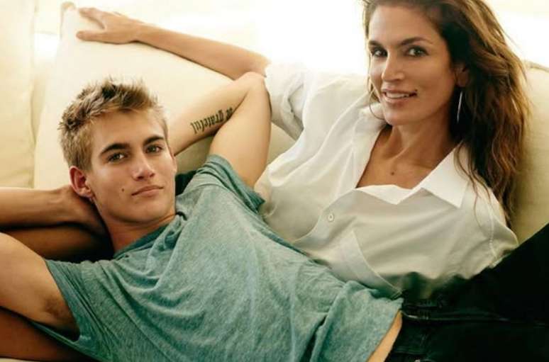 Filho de Cindy Crawford desabafou sobre vício 6 meses antes de morrer e recebeu apoio da mãe: ‘Muito orgulhosa’