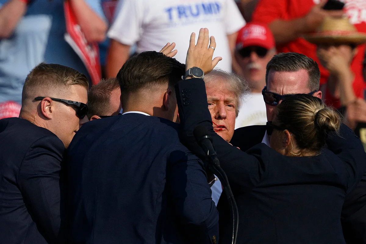 Homem baleado em comício de Trump morre dois anos após ataque