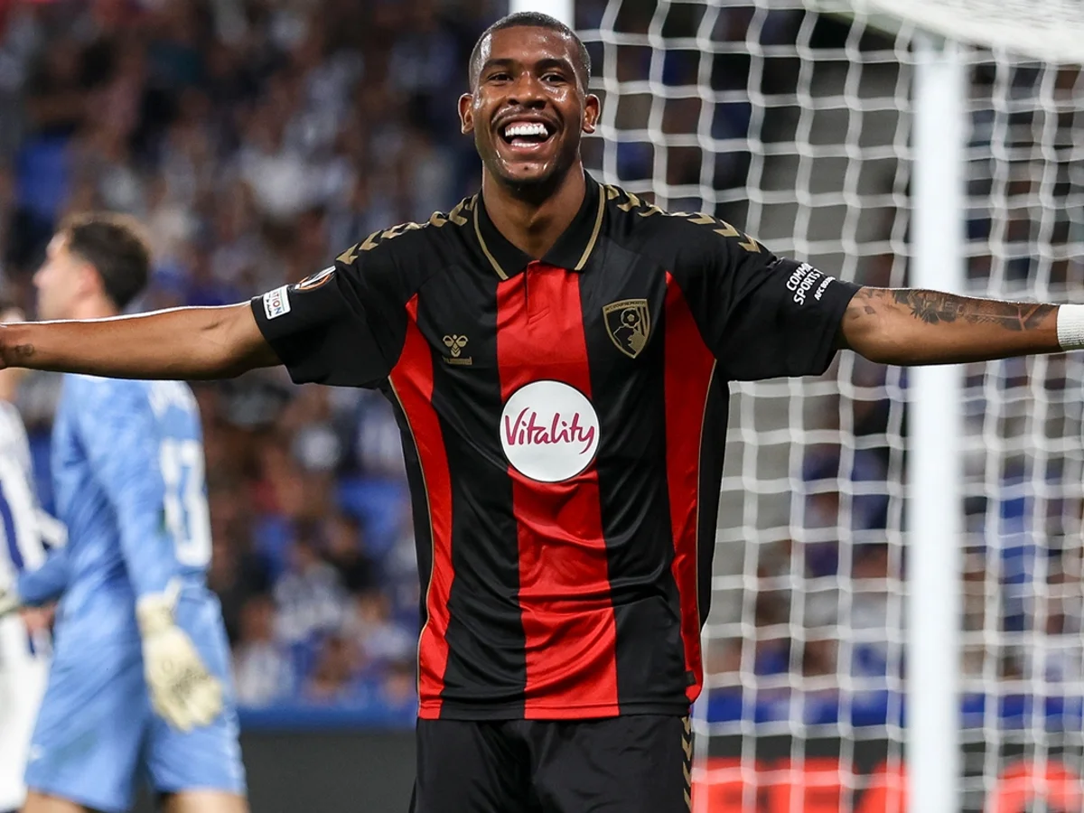Bournemouth estreia em competições europeias com vitória e gol de Rayan