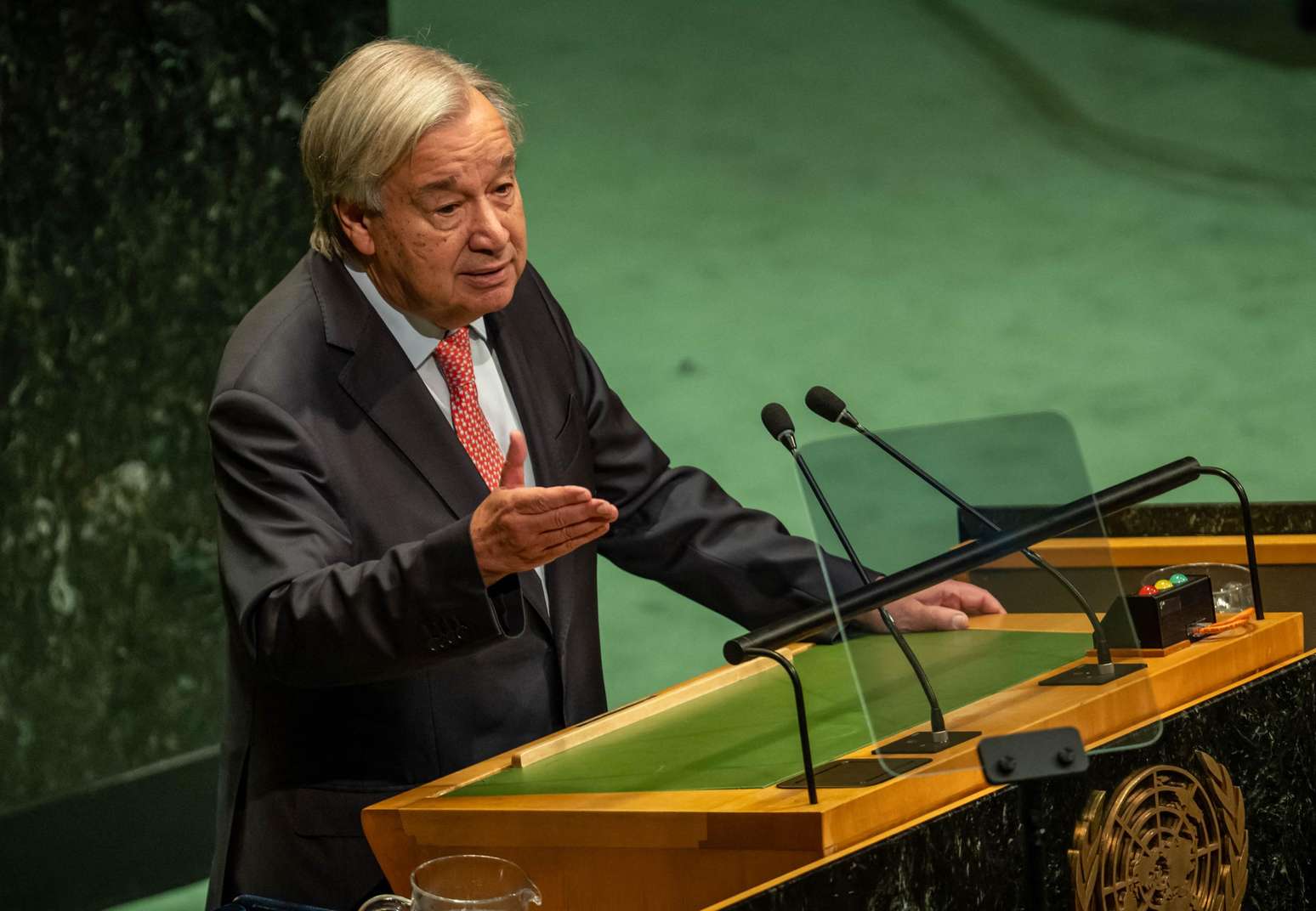 António Guterres, Secretário-Geral das Nações Unidas (ONU), discursa na abertura da Assembleia Geral da ONU.