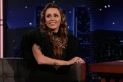 Miley Cyrus decide não fazer shows fora dos EUA e fãs se sentem esnobados
