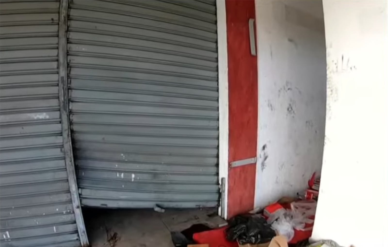 Imagem da matéria: Suspeitos arrombam loja e abandonam produto roubado em avenida de Mangabeira, em João Pessoa