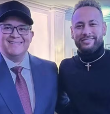 Neymar com Bruno Avelar Foto: Reprodução