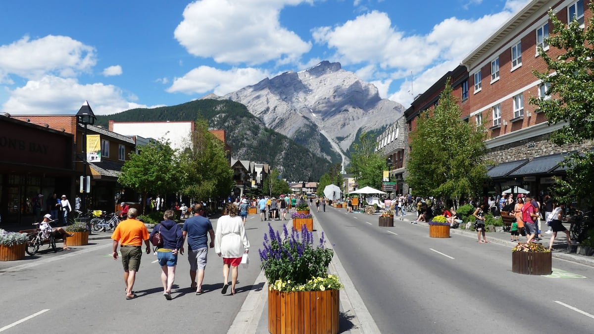 Alberta continues to lead Canada in population growth: StatCan