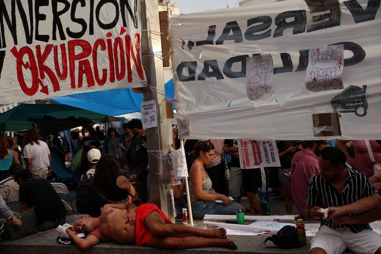 As imagens do acampamento na Puerta del Sol em Madri para protestar contra a crise habitacional