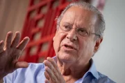 Ex-ministro diz que o PT está focado na renovação do Congresso
