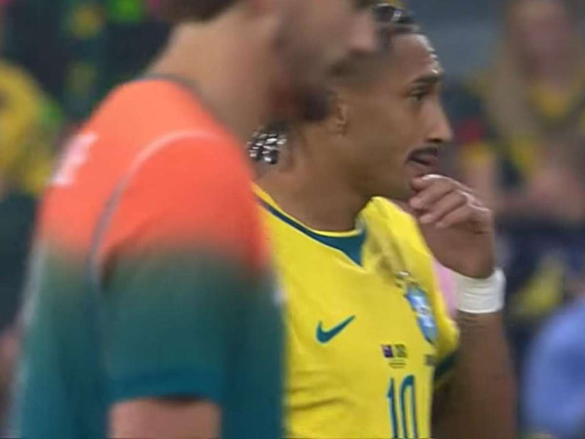 Raphinha herda camisa 10 de Neymar na Seleção Brasileira