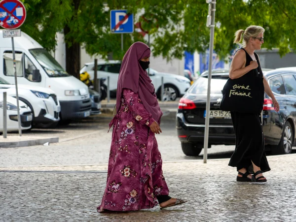 Das burcas aos hijabs: entenda as principais vestes islâmicas