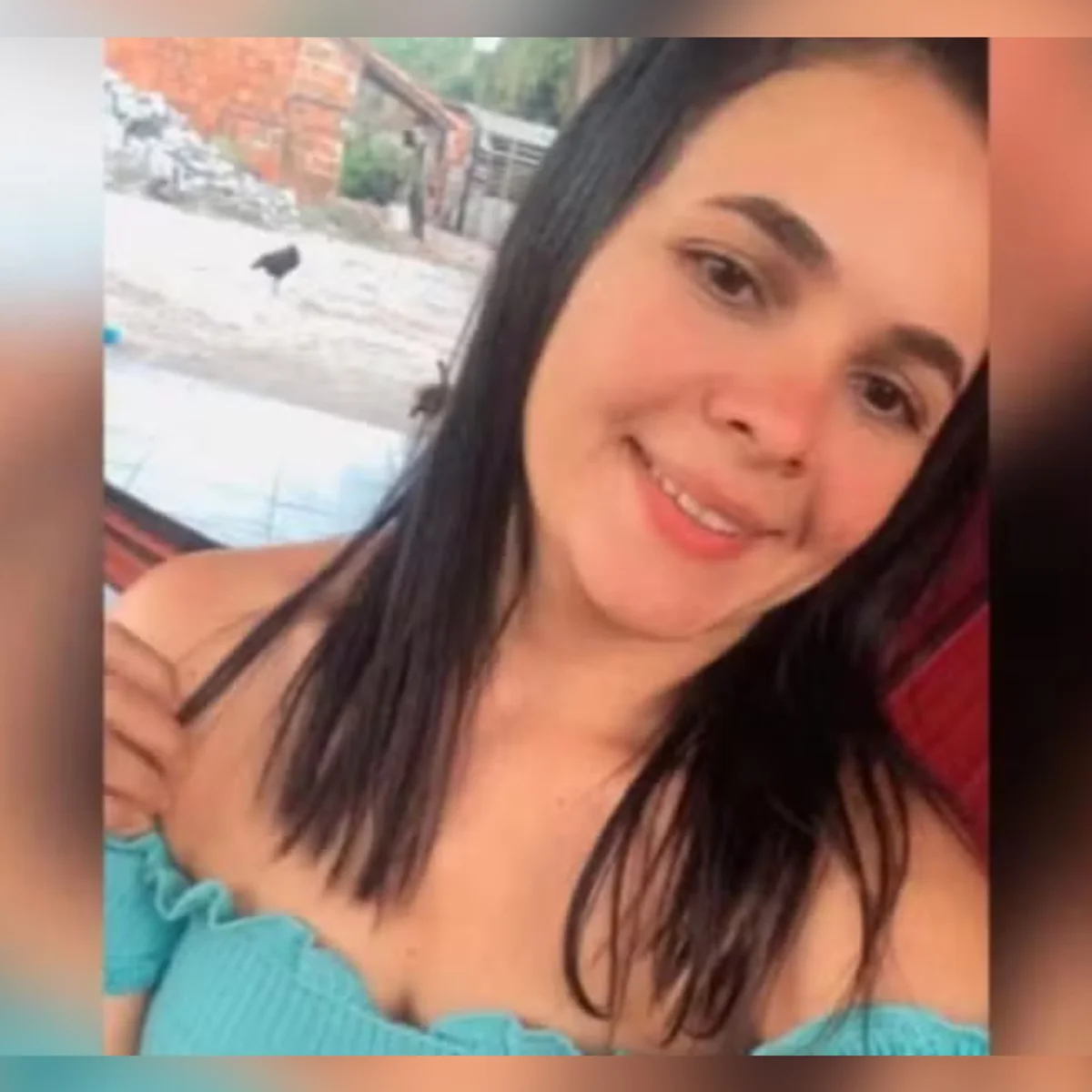 Mulher é morta a marteladas dentro de casa na frente do pai; ex é suspeito
