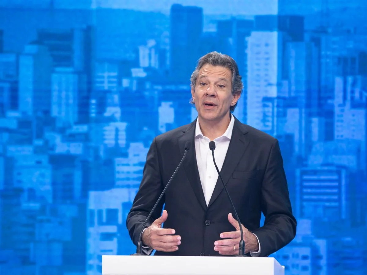 Haddad lamenta ausência de Tarcísio em debate: "Desrespeito com eleitor"