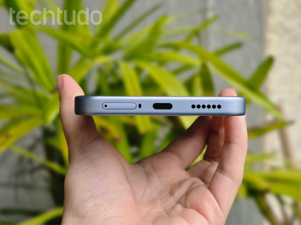 Redmi Note 17 Pro tem entrada USB-C para recarga — Foto: Ana Loubak/TechTudo