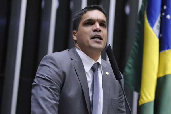 Cabo Daciolo reclama de falta de convite para debates ao governo do AM