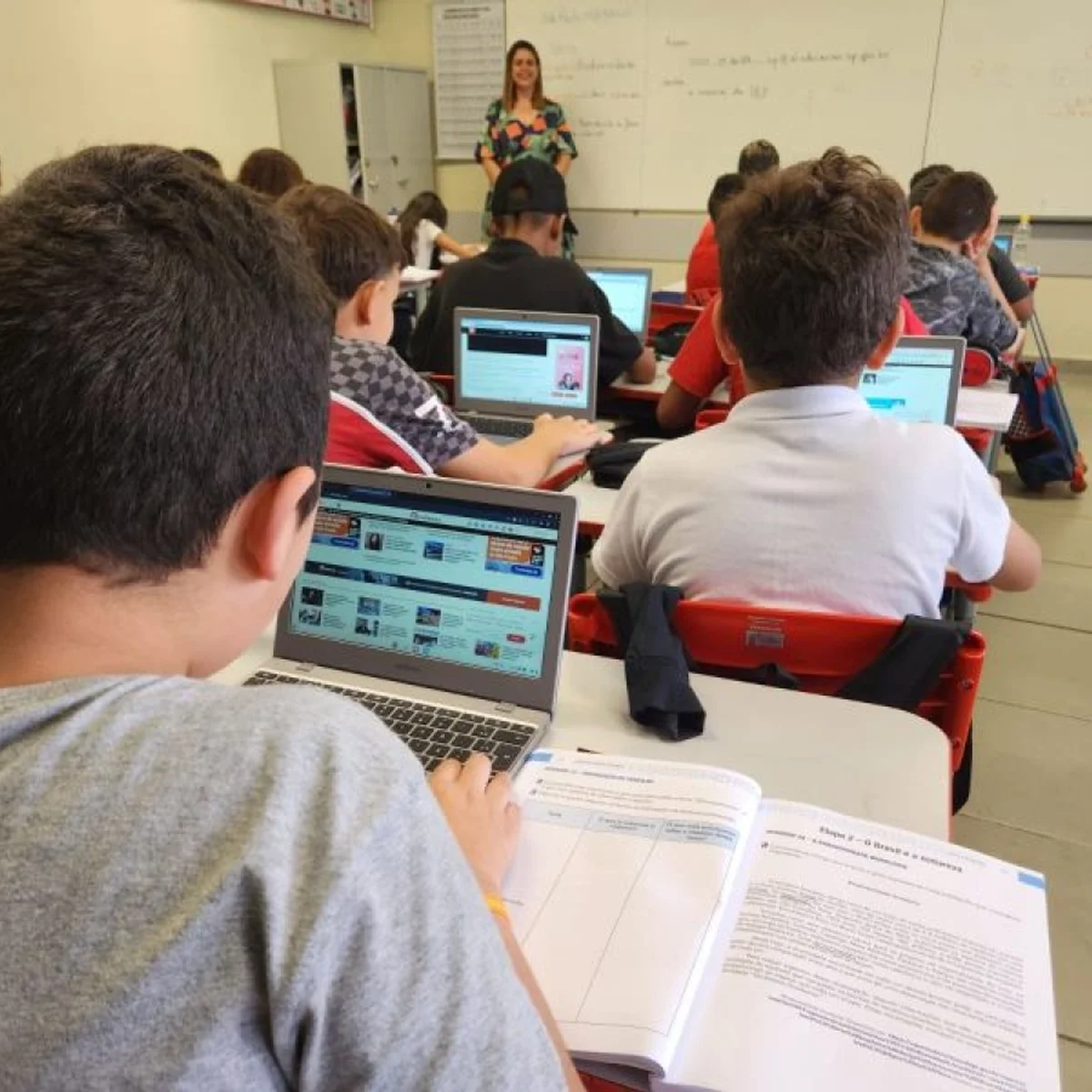 Justiça trava contratação temporária de professores pelo Governo de SP
