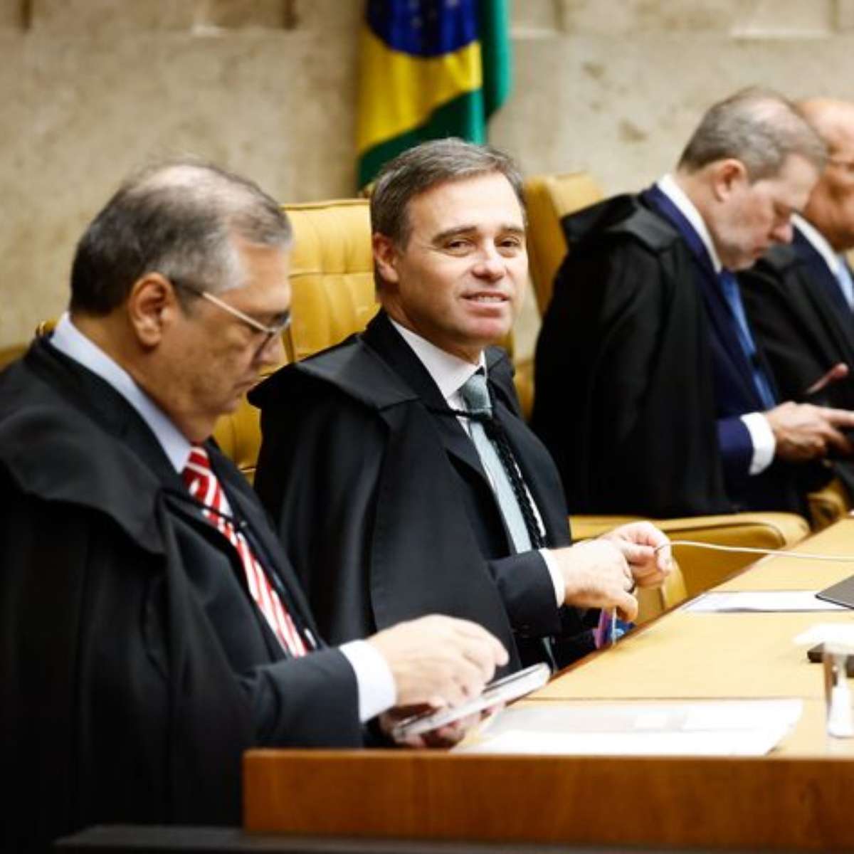 'Ressaca' por clima de tensão e pedido de vista geram risco a julgamento contra Mendonça no STF, avaliam especialistas