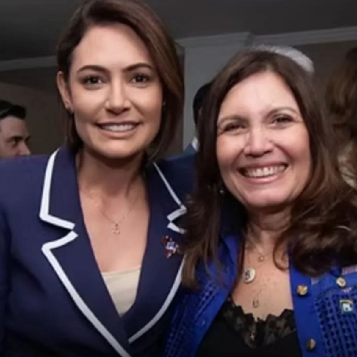 TRE-DF suspende propagandas conjuntas de Michelle Bolsonaro e Bia Kicis