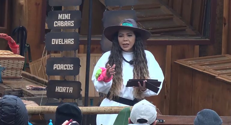 Atacante! Serginho Hondjakoff chaveca Stephanie Gomes e Tina Calamba: ‘Muito atraente, sensual’