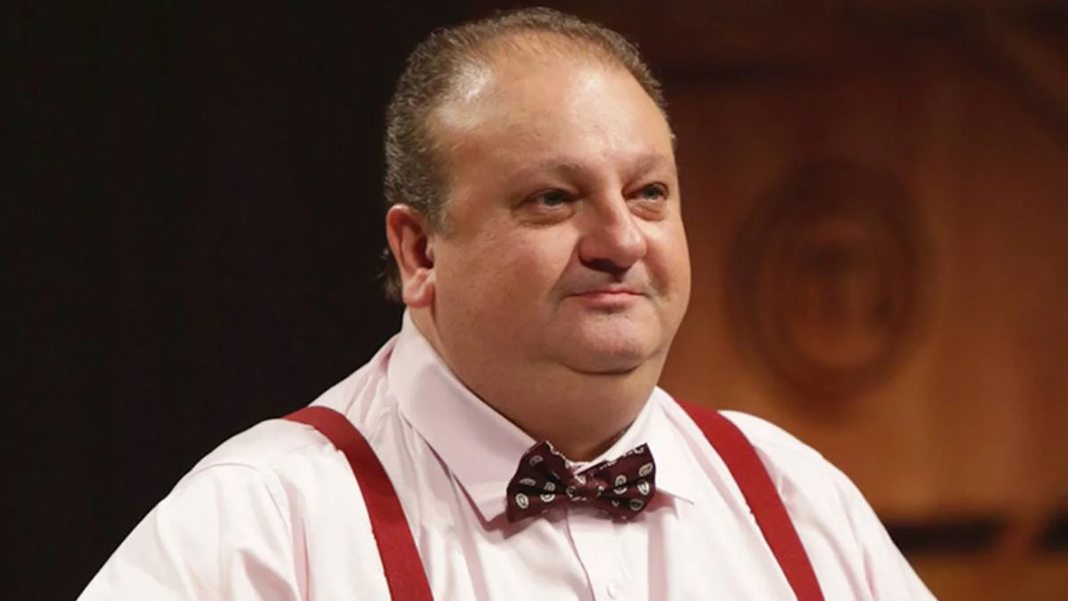 MasterChef: eliminada recebe convite de Érick Jacquin e se emociona