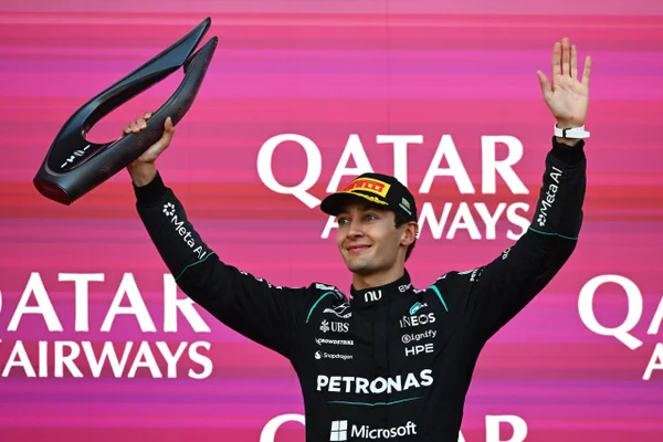 GP de Baku: com final emocionante, Russell vence circuito da Fórmula 1 - destaque galeria