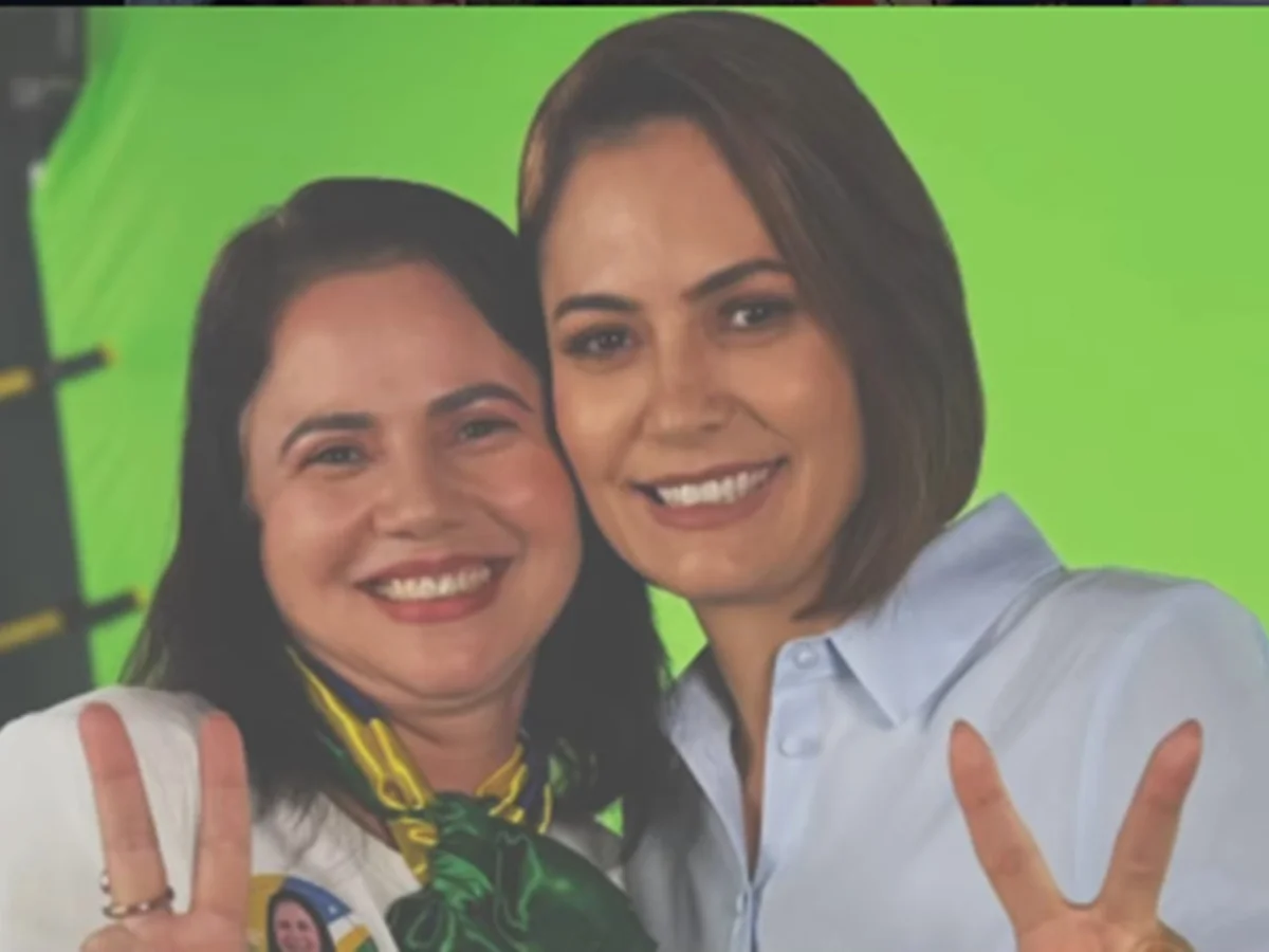 Trio elétrico de candidata de Michelle Bolsonaro em GO capota durante ato