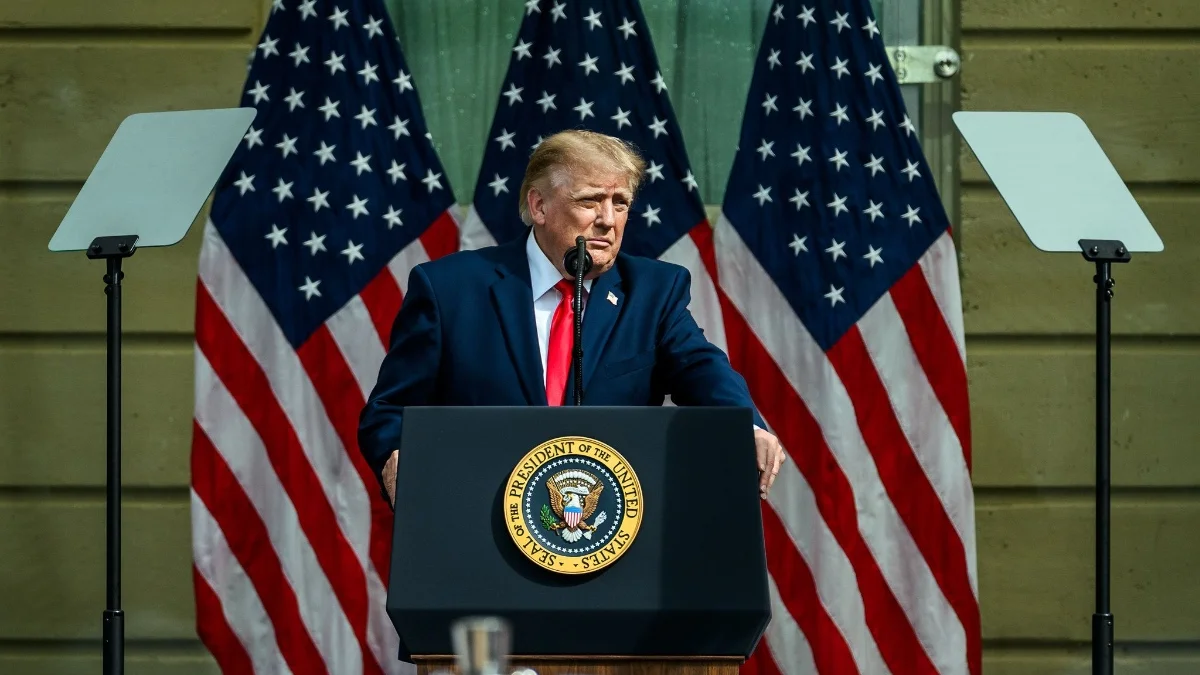 Trump volta a barrar jornalistas na Casa Branca mesmo após decisão judicial
