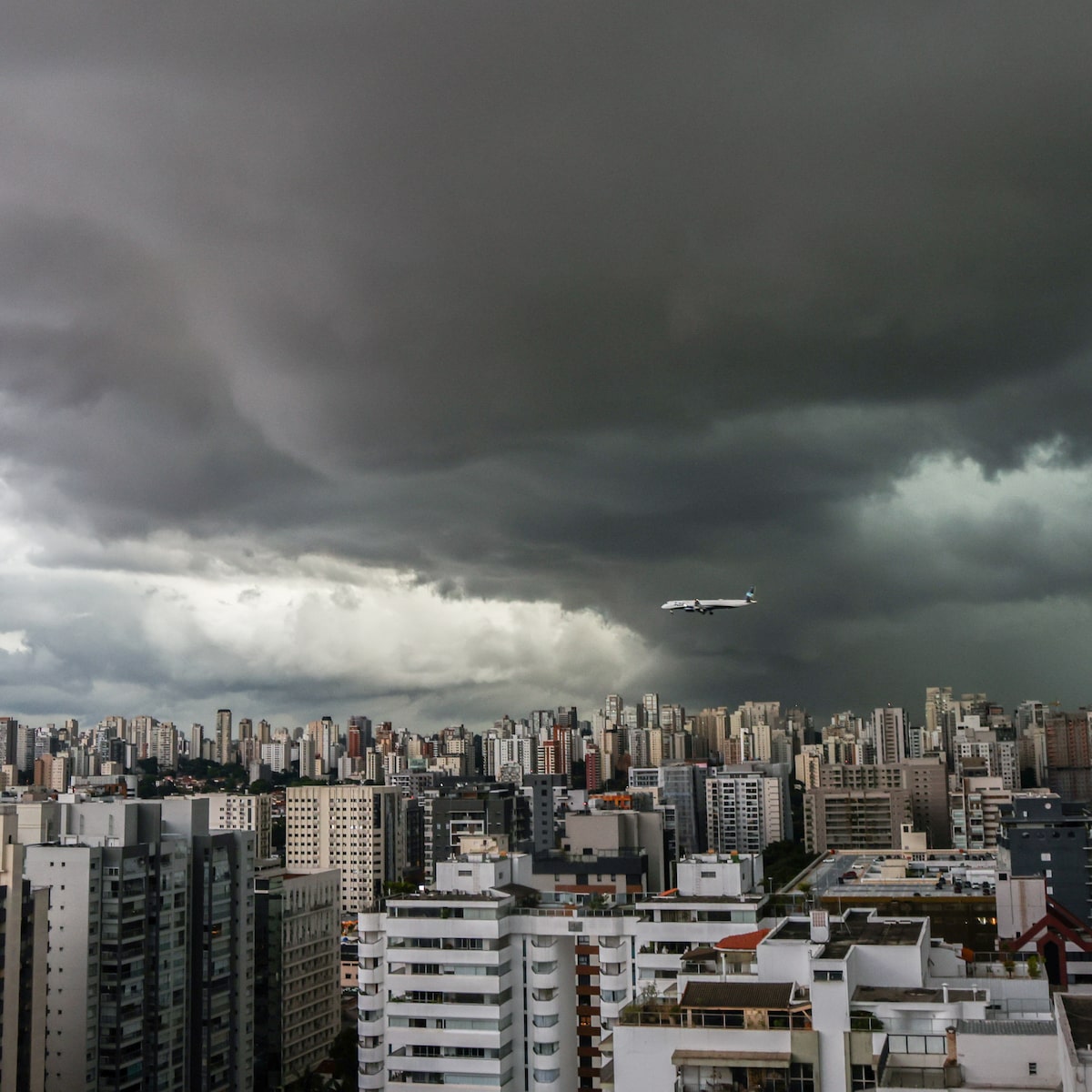 Primavera no Brasil: estação traz chuvas intensas e altas temperaturas; veja a previsão completa