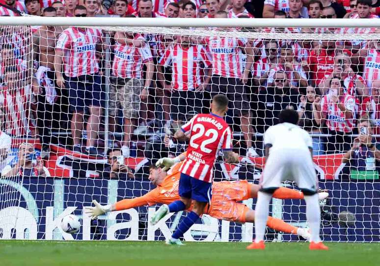 Atlético aproveita um a mais e derrota o Real Madrid por La Liga