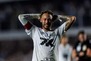 Neymar lamenta eliminação do Santos após provocar torcida do Atlético-MG