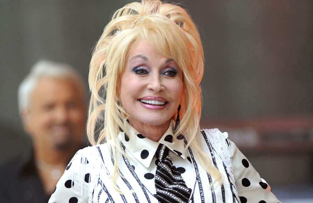Sobrinho de Dolly Parton nega ameaças após ser demitido do cargo de chefe de segurança