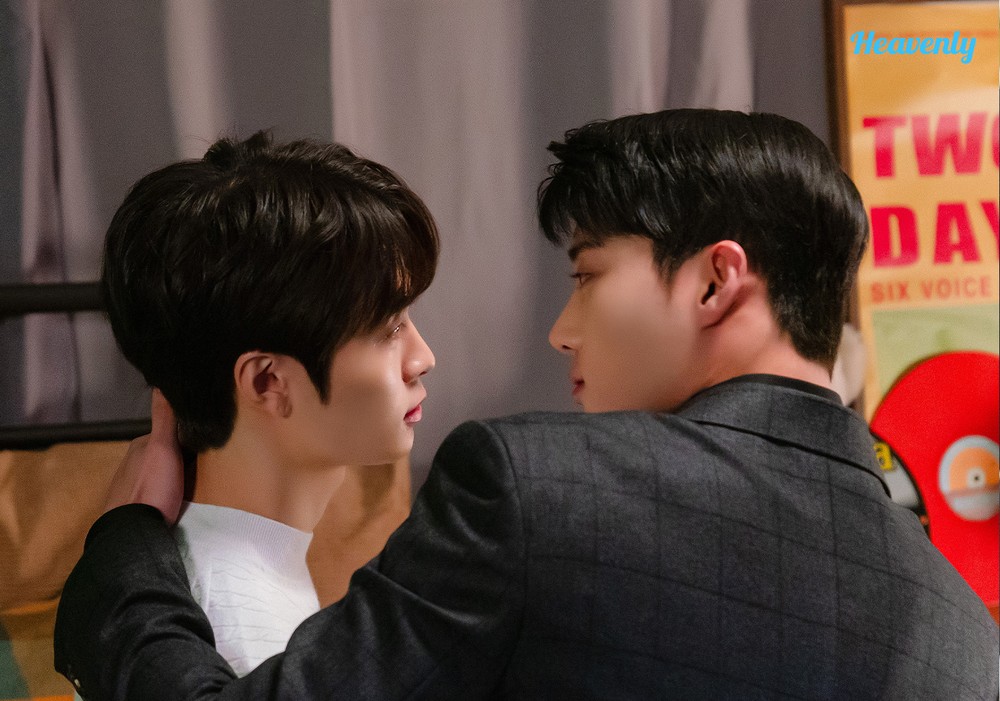 Um ex-idol que agora é estagiário se apaixona pelo seu gerente em Jun & Jun — Foto: Reprodução/IMDb