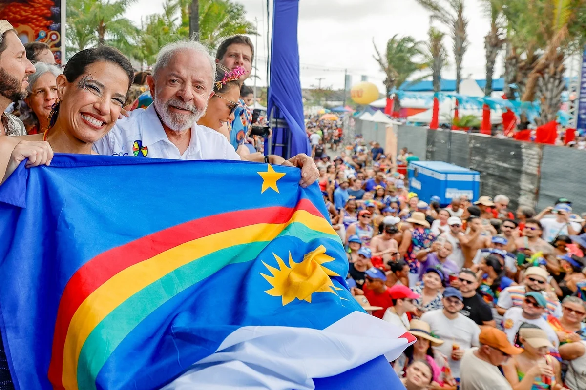 Lula, Raquel Lyra e João Campos no Galo da Madrugada, em Recife